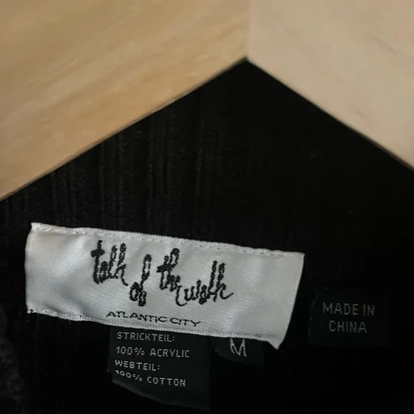 Denim Jean jacket with Black sweater Sleeves- adorable! - Picture 4 of 5